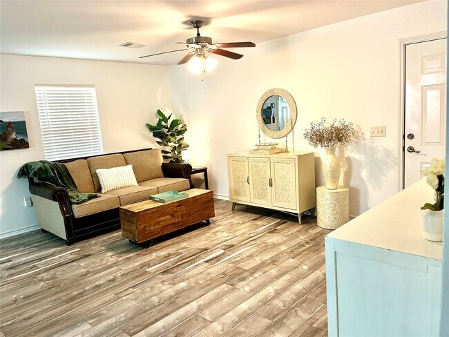 Foto del edificio - 4810 Pecan Ln