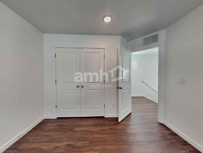 Foto del edificio - 23524 E 2nd Pl