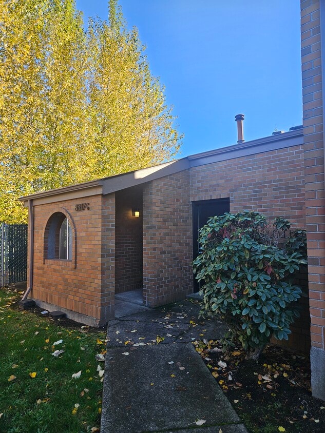 Foto principal - 8817 NE 15th Ave