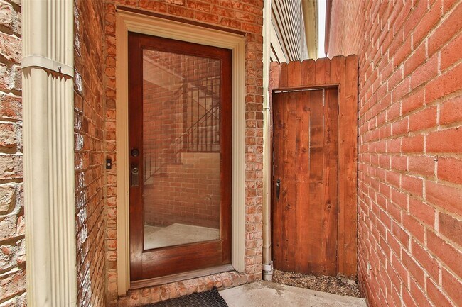 Foto del edificio - 5006 Blossom St
