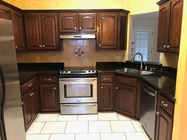 Foto del edificio - 2312 E 20th St