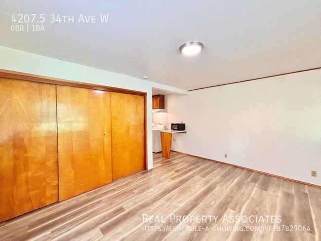 Building Photo - 4207.5 34th Ave W