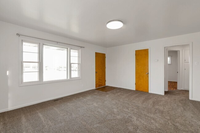 Building Photo - 2184 N 2000 W