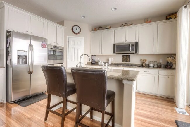 Foto del edificio - 3327 Falcon Way