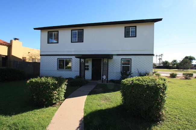 Rare Find in the Coveted Cheery Lynn Histo... - Rare Find in the Coveted Cheery Lynn Histo... Apartment