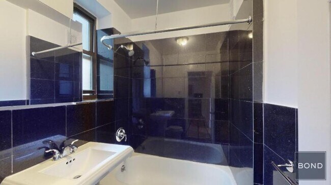 Foto del edificio - 2 bedroom in NEW YORK NY 10014