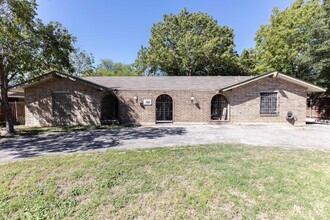 Building Photo - 107 Gladiola Ln