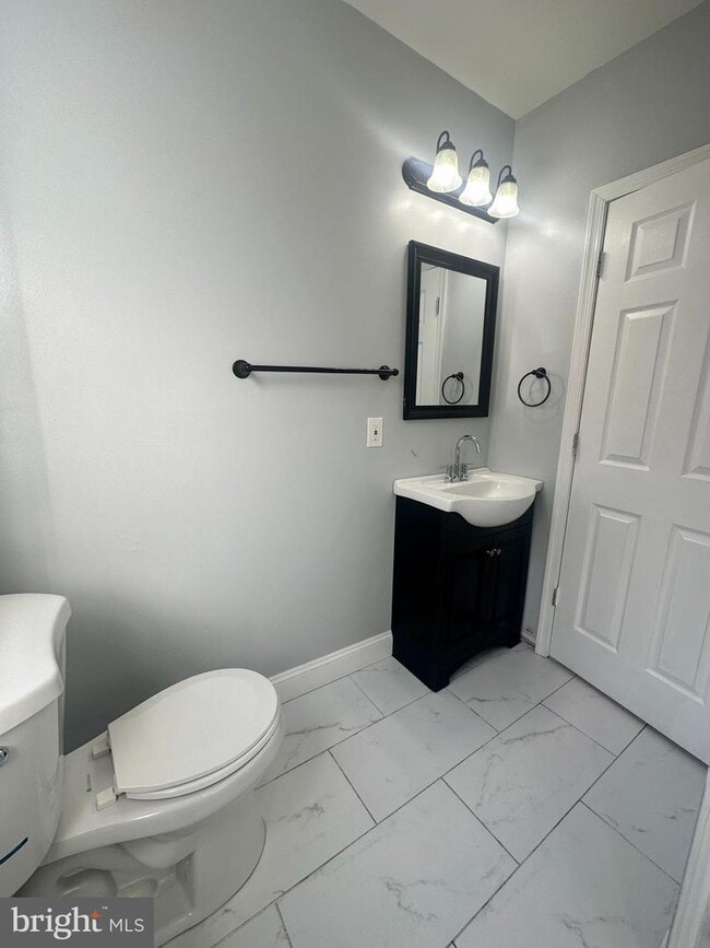 324 S 56th St Unit 2 - 4