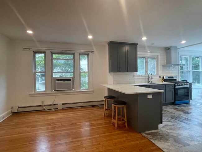 Building Photo - 134 Highland Ave
