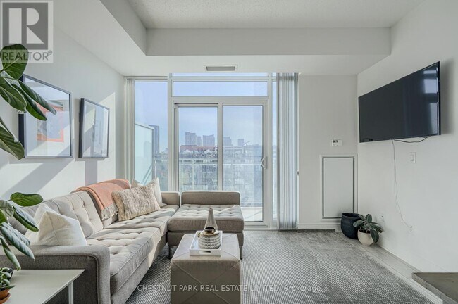 Photo du bâtiment - 525 Adelaide St W