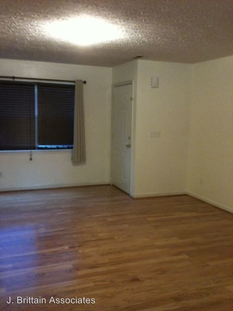 Foto del edificio - 404 Lane Rd