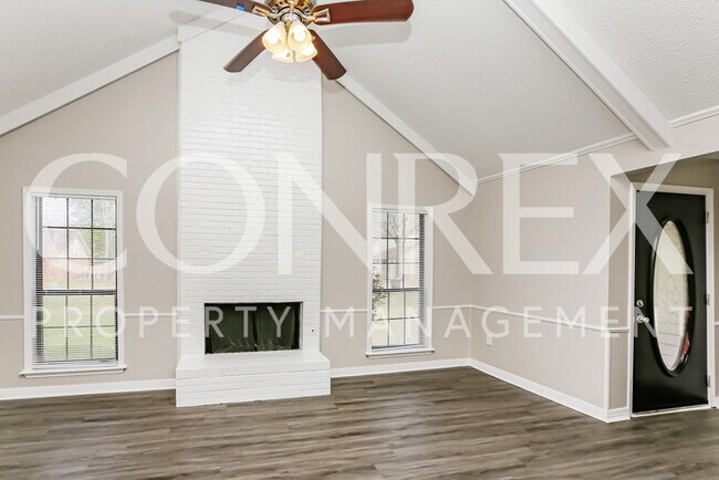 Building Photo - Beautiful Home, Available Now!