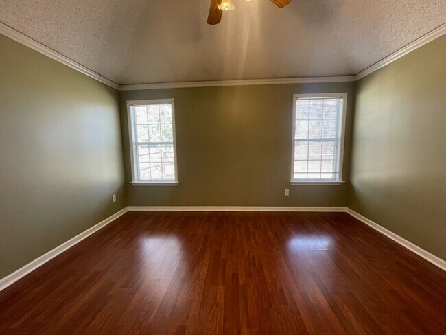 Building Photo - Beautiful home in Bartlett! Ready for your family!