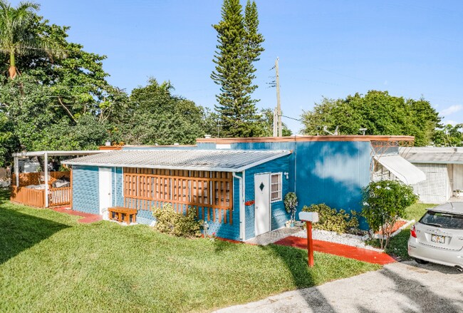 Building Photo - 4732 SW 46th Ln