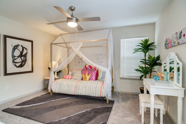 Building Photo - EVERGREEN PARK