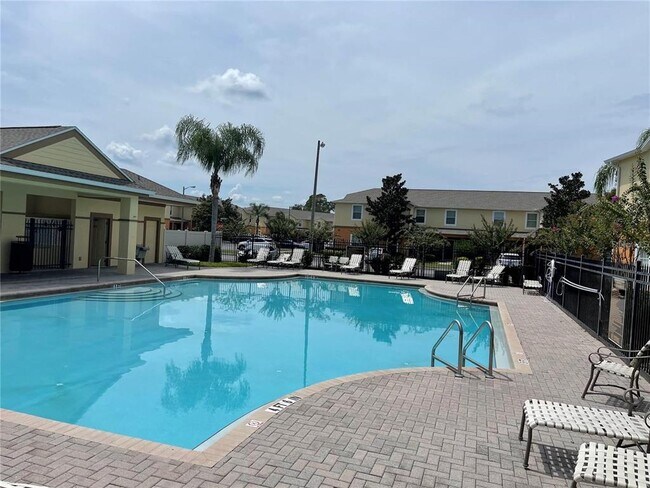 Foto del edificio - 4175 Shadetree Ln