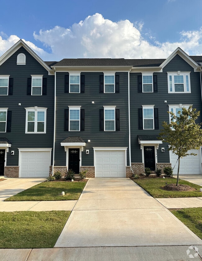 Building Photo - 4022 Edenborn Ln