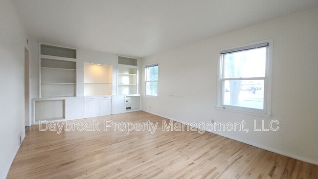 Building Photo - 1401 7th St N