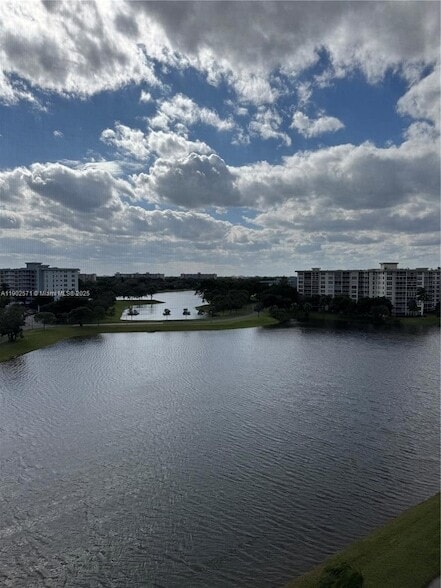 Building Photo - 3095 N Course Dr