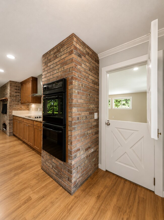 Building Photo - Private Arlington Retreat