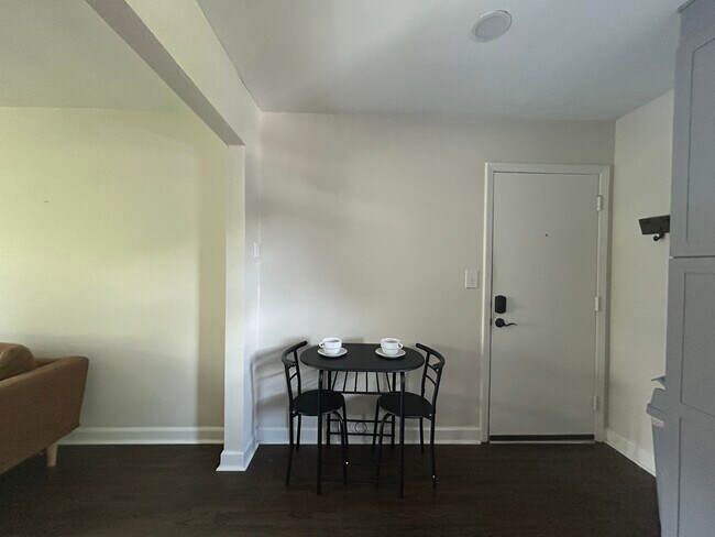 Foto del edificio - 4336 Hathaway St