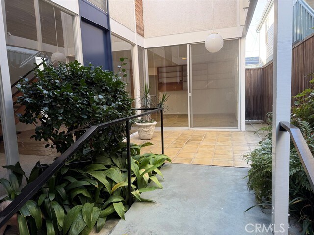 Foto del edificio - 321 Coral Ave