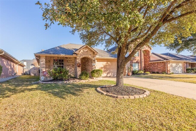 Foto del edificio - 16330 Redwicke Ln