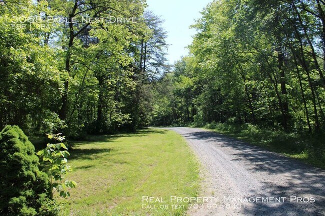 Building Photo - 10 Acres-Private-Qualify for a zero deposit?