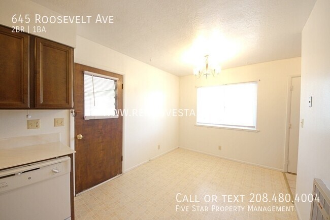 Building Photo - 2 Bedroom Available in Central Pocatello, ...