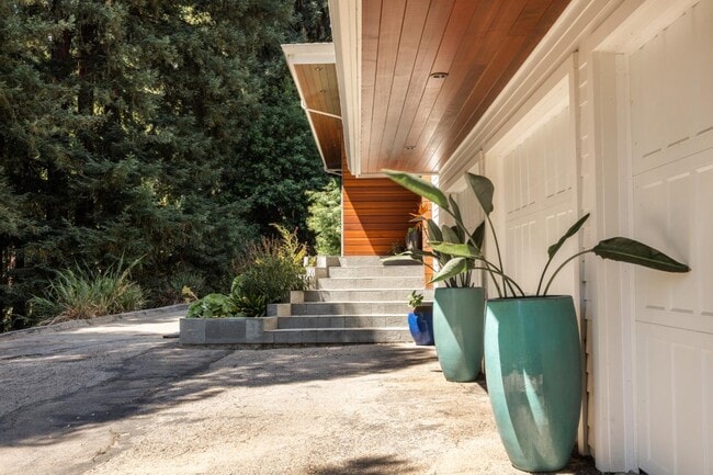 Building Photo - 101 Endlich Dr