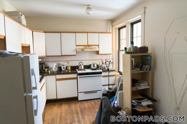 Building Photo - 56 Queensberry St