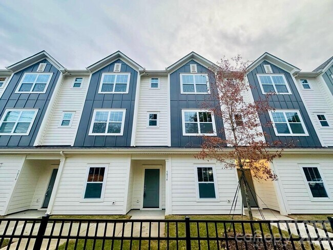 Foto del edificio - 3930 Winterfield Pl