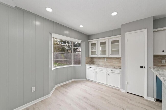 Building Photo - 12707 W Club Ln