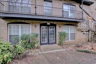 Building Photo - 1601 N Bryant St