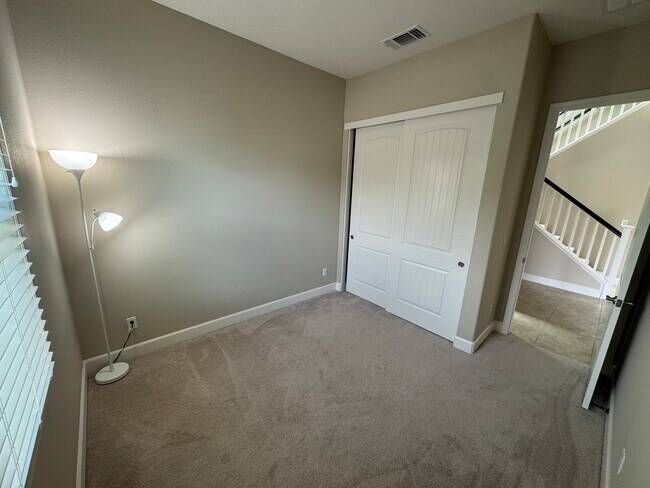 Building Photo - 4319 Echo Lake Way