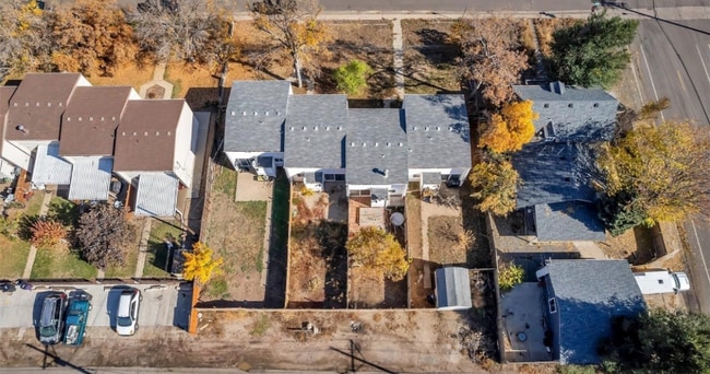 Photo - 211 Julian St Townhome