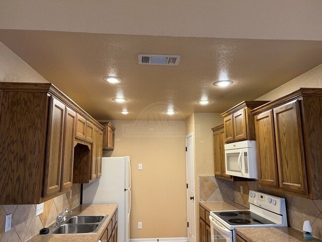 Foto del edificio - 4701 Autumn Valley Dr