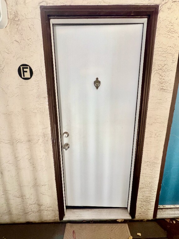 Foto del edificio - MOVE IN SPECIAL _ 1/2 off one month's rent! Updated 2-bedroom condo in a gated community in Concord!