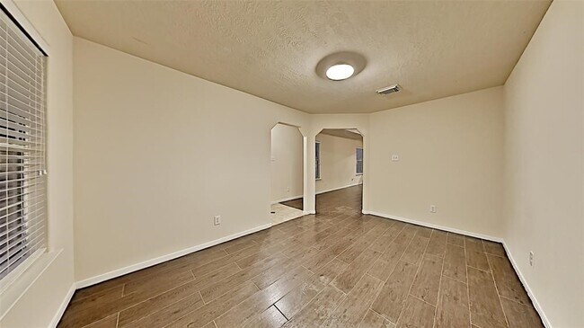 Building Photo - 19319 Christine Crossing Dr