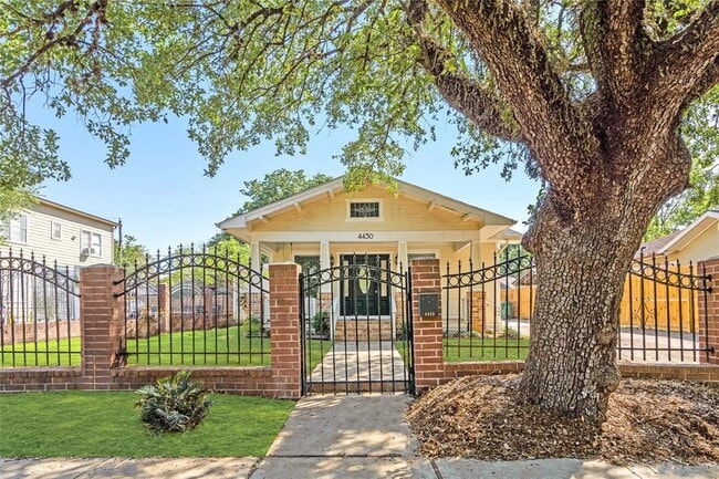 Building Photo - 4430 McKinney St