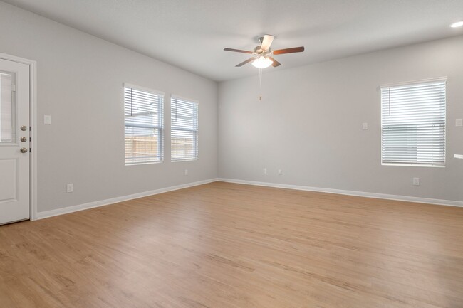 Building Photo - Brand New Duplex in St Hedwig!!!