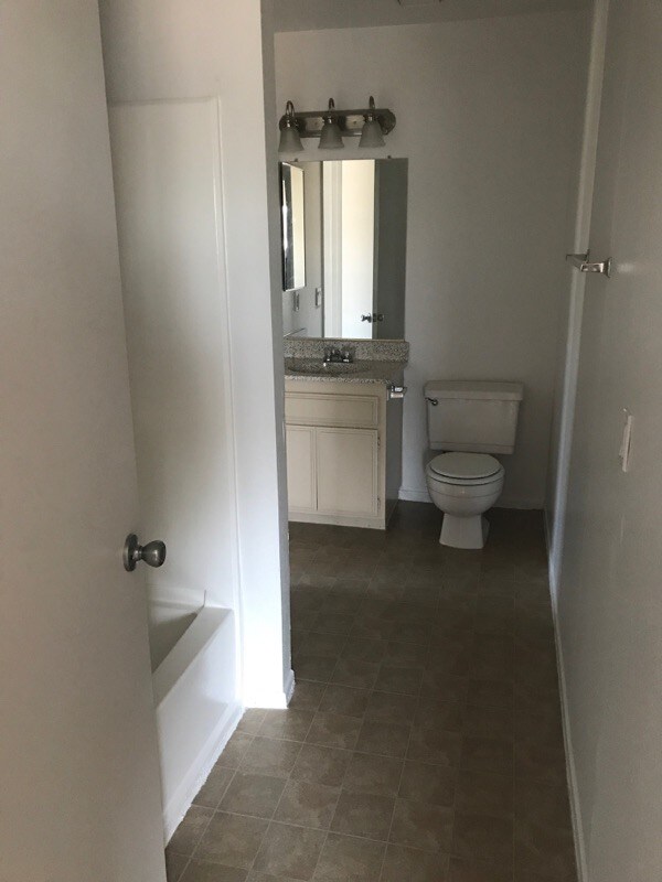 Cottonwood Apartments Alquileres en Fontana, CA