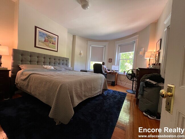 Foto del edificio - 1583 Beacon St