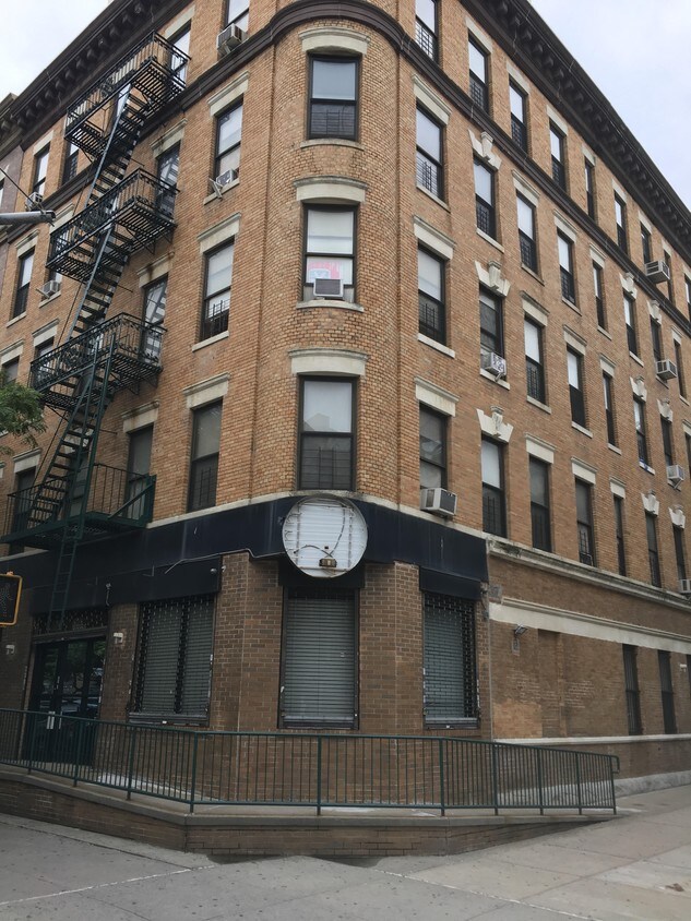 Foto del edificio - 2859-2863 Frederick Douglass Blvd