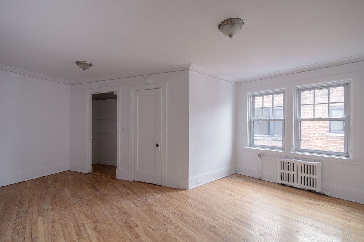 Photo principale - 1 Av. Rosemount