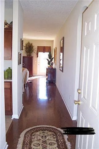 Foto del edificio - 1 Twin Oaks Pl