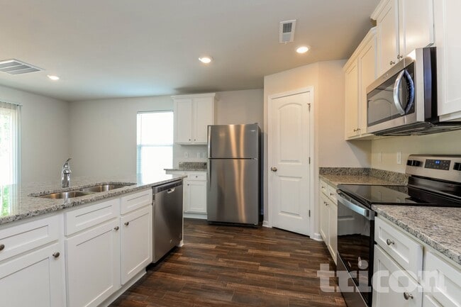 Building Photo - 4615 Hazelburn Dr