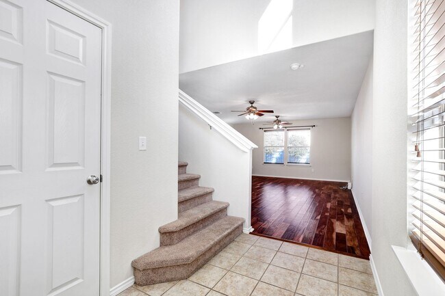 Foto del edificio - ***MOVE-IN SPECIAL: ONE WEEK FREE***4-Bedr...