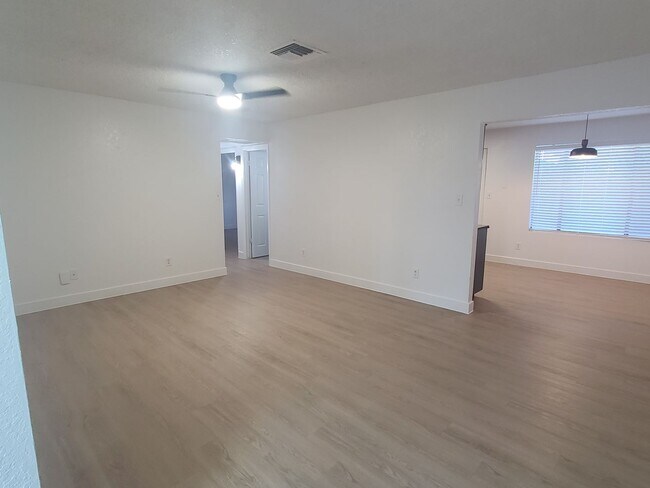 Foto del edificio - 4532 E Caballero Cir