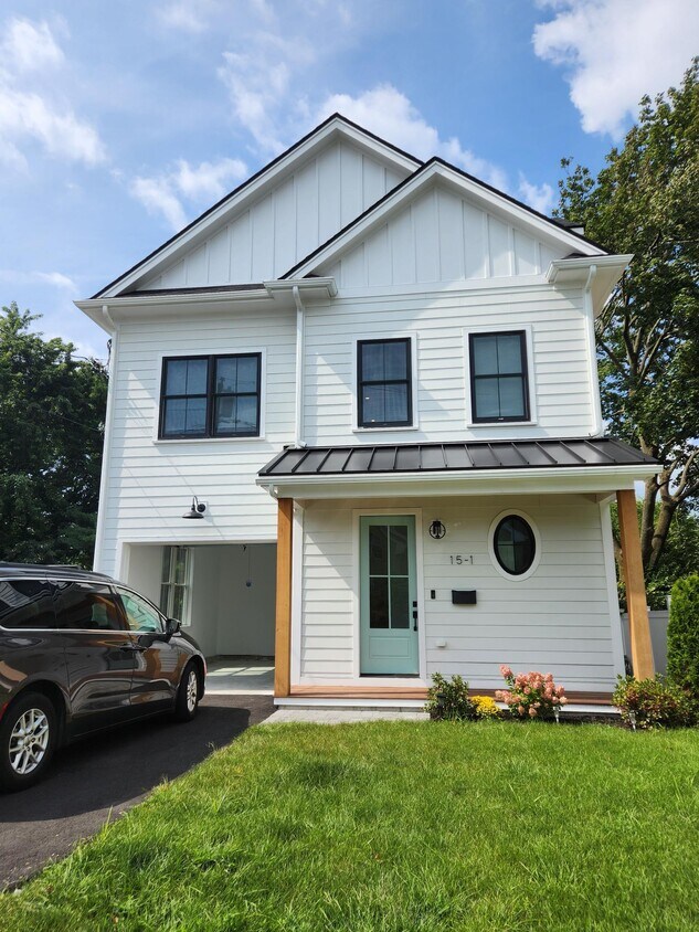 15 Emerald St, Newton, MA 02458 Townhome Rentals in Newton MA
